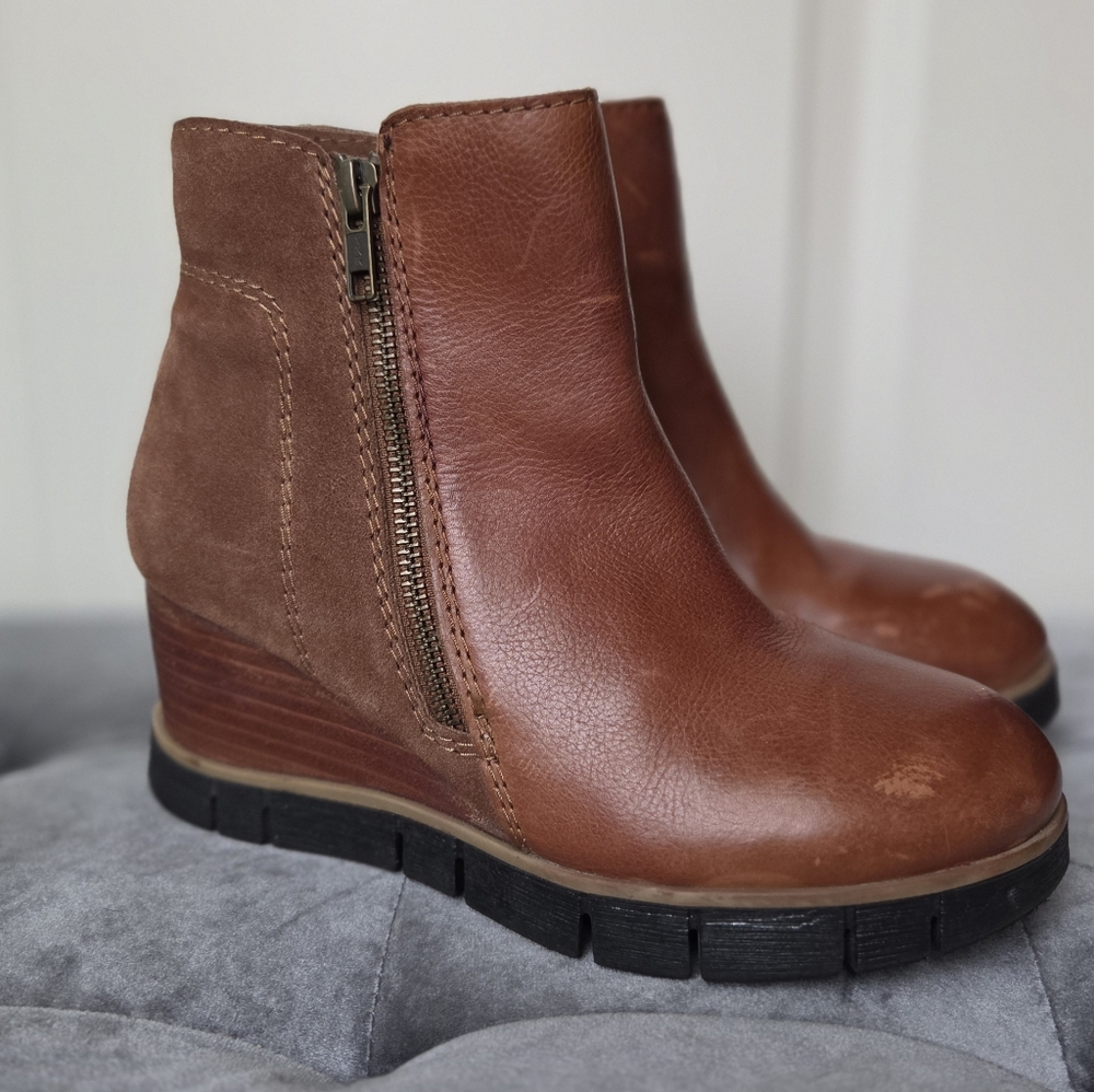 Diba True Bon Grace Wedge Bootie Women's Size 7